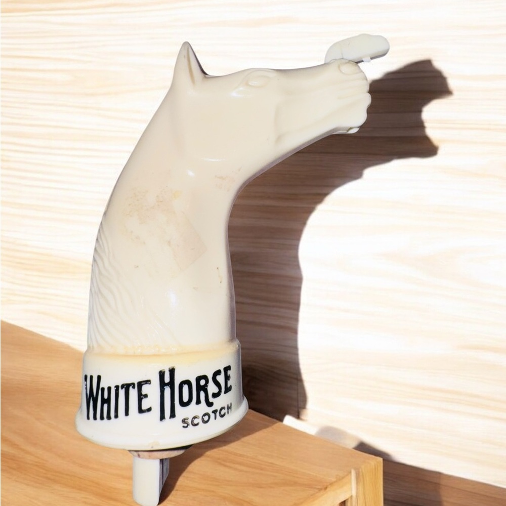 Vintage White Horse Scotch Bottle Stopper/Pour Spout Bar Ware Western